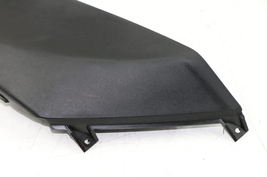 photo de TAPA BAJO ASIENTO IZQUIERDA PIAGGIO FLY 2T 50 (2004 - 2017)