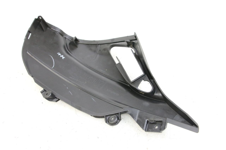 photo de TAPA DEBAJO DEL ASIENTO IZQUIERDO PIAGGIO NEW TYPHOON 50 (2018 - 2021)