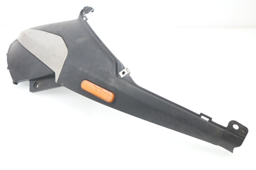 photo de TAPA BAJO ASIENTO IZQUIERDA PIAGGIO NRG 50 (2004 - 2017)