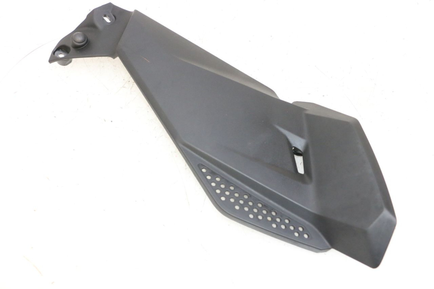 photo de TAPA BAJO ASIENTO IZQUIERDA BMW R GS 1250 (2021 - 2024) - Primer plano técnico