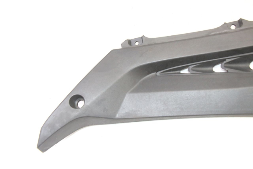 photo de TAPA BAJO ASIENTO IZQUIERDA MAG POWER R-STREET 50 (2016 - 2025)