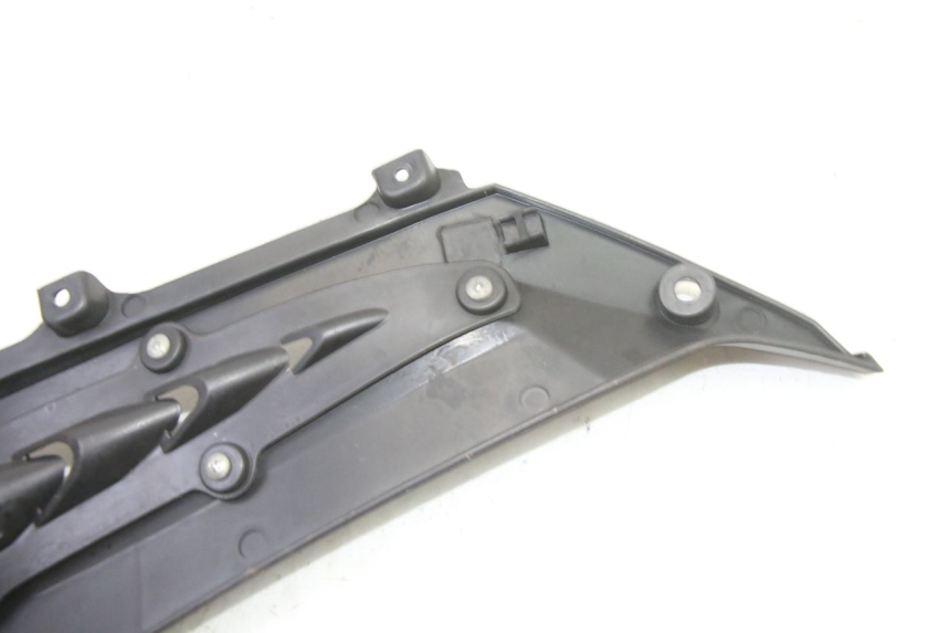 photo de TAPA BAJO ASIENTO IZQUIERDA MAG POWER R-STREET 50 (2016 - 2025)