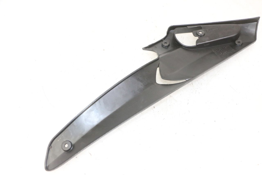 photo de TAPA BAJO ASIENTO IZQUIERDA GILERA RUNNER SL 50 (2006 - 2009)