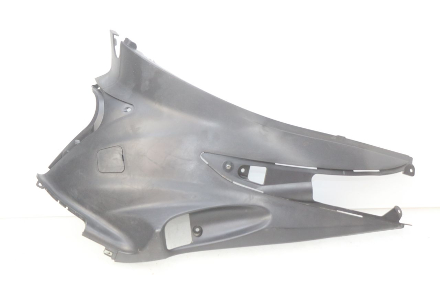 photo de TAPA DEBAJO DEL ASIENTO IZQUIERDO SUZUKI SIXTEEN 125 (2008 - 2010)