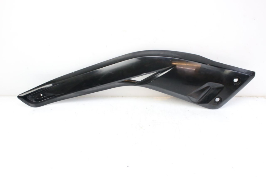 photo de TAPA DEBAJO DEL ASIENTO IZQUIERDO MBK SKYCRUISER 125 (2010 - 2013)
