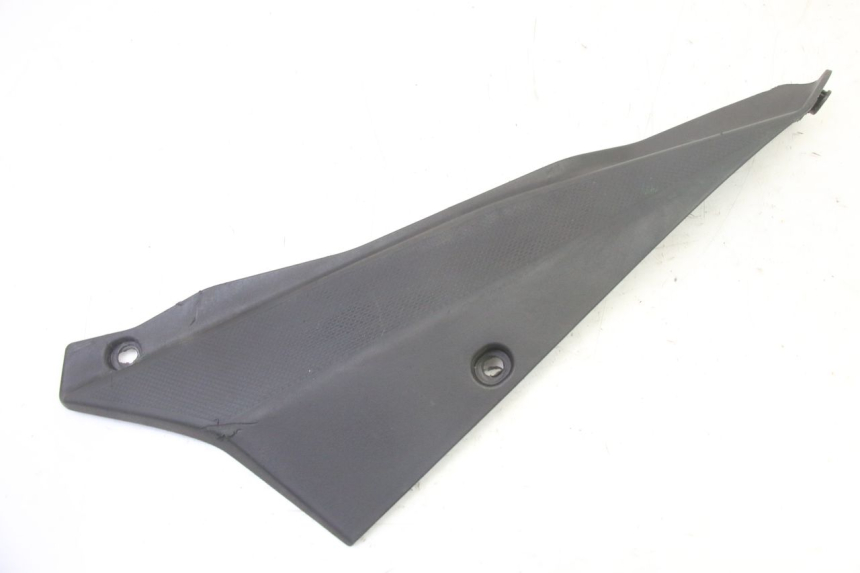 photo de TAPA BAJO ASIENTO IZQUIERDA GILERA SMT SUPERMOTARD 50 (2009 - 2017)