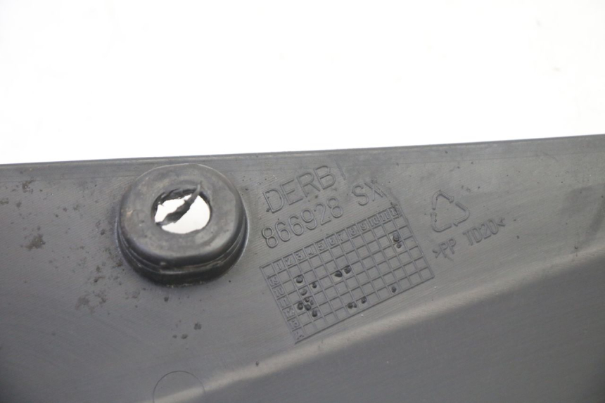 photo de TAPA BAJO ASIENTO IZQUIERDA GILERA SMT SUPERMOTARD 50 (2009 - 2017)