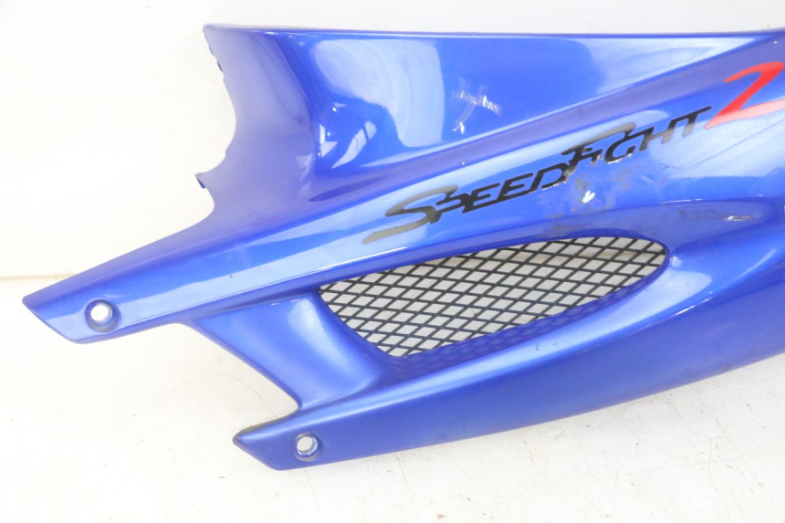 photo de TAPA BAJO ASIENTO IZQUIERDA PEUGEOT SPEEDFIGHT 2 LC 50 (2000 - 2009)