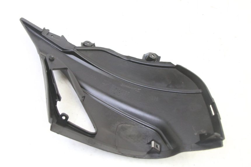 photo de TAPA BAJO ASIENTO IZQUIERDA APRILIA SR 2T 50 (2018 - 2022)