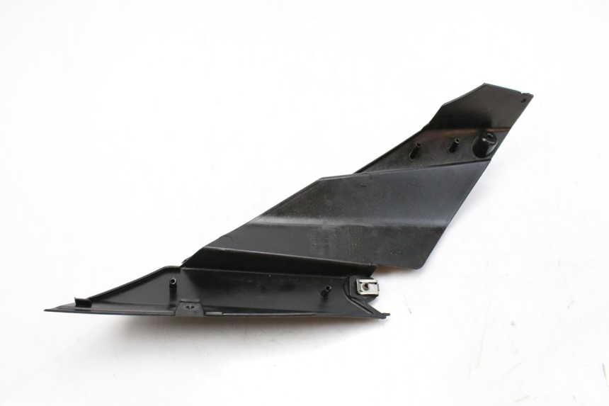 photo de TAPA DEBAJO DEL ASIENTO IZQUIERDO APRILIA SR R 2T LC 50 (2018 - 2021)
