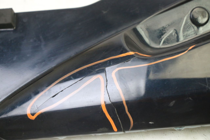 photo de TAPA BAJO ASIENTO IZQUIERDA HONDA ST PAN EUROPEAN 1300 (2002 - 2013)