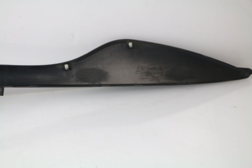 photo de TAPA BAJO ASIENTO IZQUIERDA SUZUKI AN BURGMAN 400 (2006 - 2010)