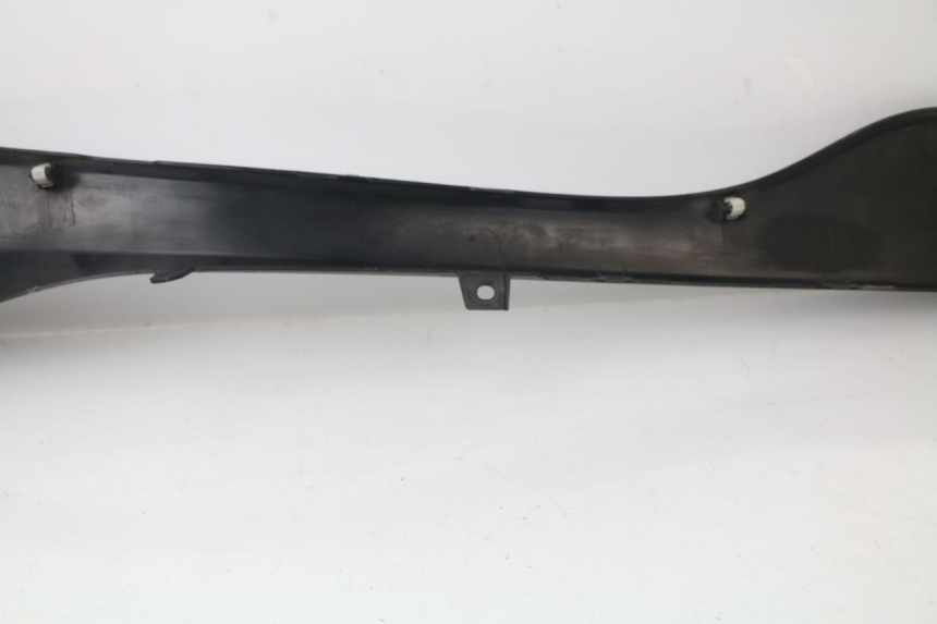 photo de TAPA BAJO ASIENTO IZQUIERDA SUZUKI AN BURGMAN 400 (2006 - 2010)