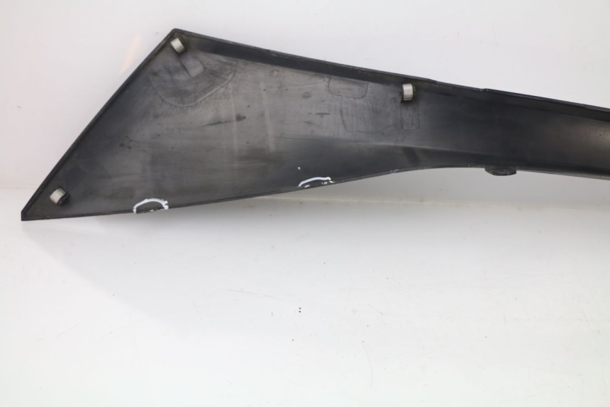 photo de TAPA BAJO ASIENTO IZQUIERDA SUZUKI AN BURGMAN 400 (2006 - 2010)