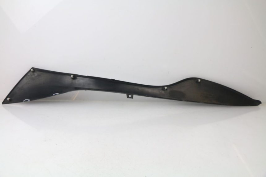 photo de TAPA BAJO ASIENTO IZQUIERDA SUZUKI AN BURGMAN 400 (2006 - 2010)