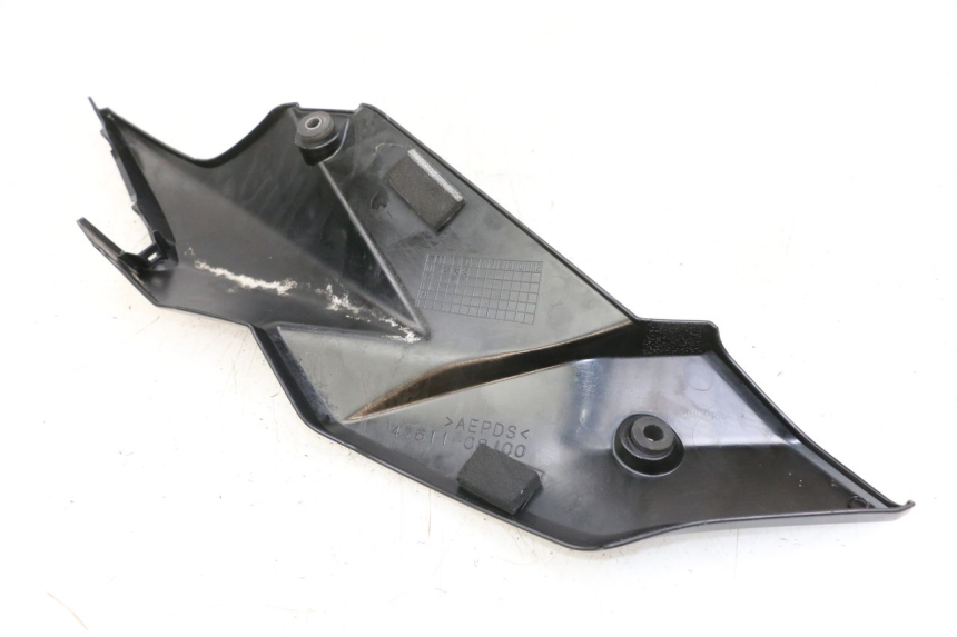 photo de TAPA BAJO ASIENTO IZQUIERDA SUZUKI GSR 750 (2011 - 2017)