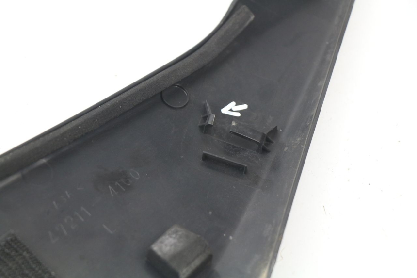 photo de TAPA BAJO ASIENTO IZQUIERDA SUZUKI GSX-R GSXR K6 1000 (2005 - 2006)