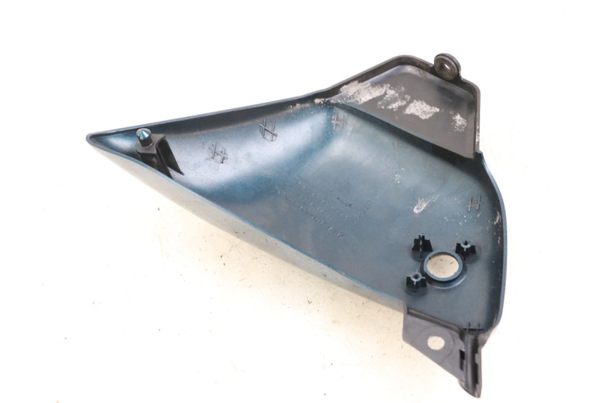 photo de TAPA BAJO ASIENTO IZQUIERDA SUZUKI GZ MARAUDER 125 (1998 - 2004)