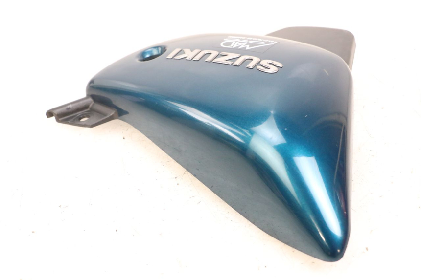 photo de TAPA BAJO ASIENTO IZQUIERDA SUZUKI GZ MARAUDER 125 (1998 - 2004)