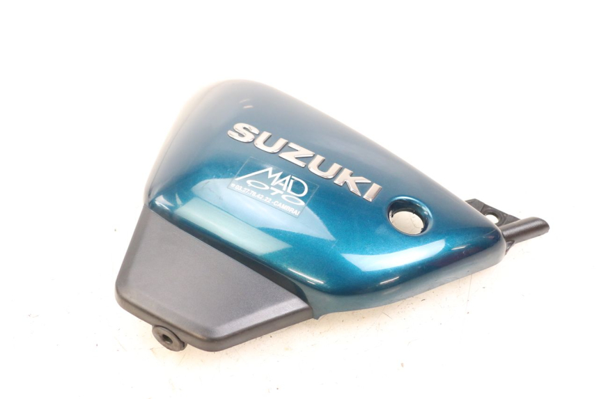 photo de TAPA BAJO ASIENTO IZQUIERDA SUZUKI GZ MARAUDER 125 (1998 - 2004)