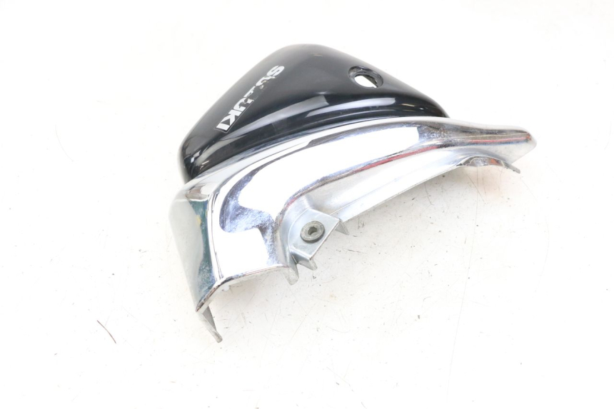photo de TAPA BAJO ASIENTO IZQUIERDA SUZUKI VL INTRUDER 125 (2004 - 2007)
