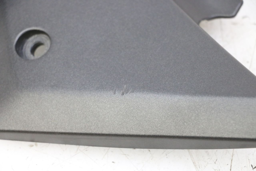 photo de TAPA BAJO ASIENTO IZQUIERDA SUZUKI SV S 650 (2003 - 2009)