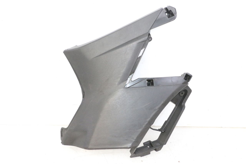 photo de TAPA DEBAJO DEL ASIENTO IZQUIERDO APRILIA SXR 50 (2021 - 2023)