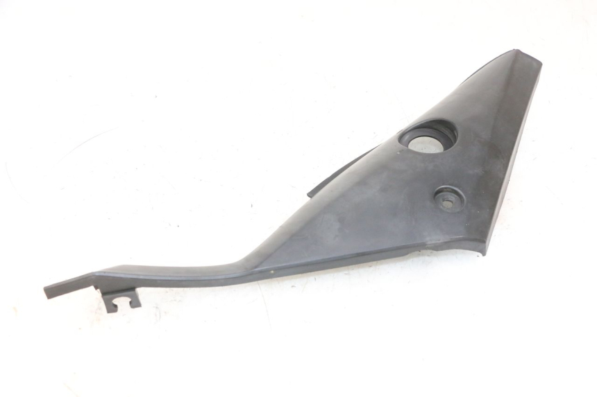 photo de TAPA BAJO ASIENTO IZQUIERDA YAMAHA TZR 50 (2008 - 2016) - Otra perspectiva