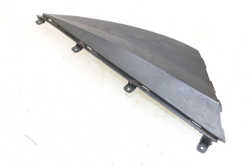 photo de TAPA DEBAJO DEL ASIENTO IZQUIERDO BEELINE VELOCE 4T 50 (2011 - 2020)