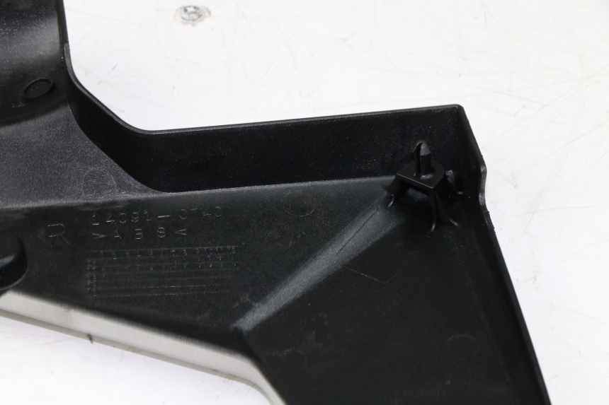 photo de TAPA BAJO ASIENTO IZQUIERDA KAWASAKI VERSYS ABS 650 (2006 - 2010)