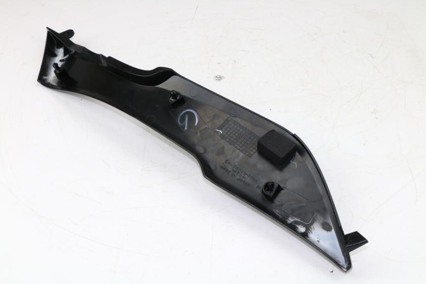 photo de TAPA BAJO ASIENTO IZQUIERDA KAWASAKI VERSYS ABS 650 (2006 - 2010)