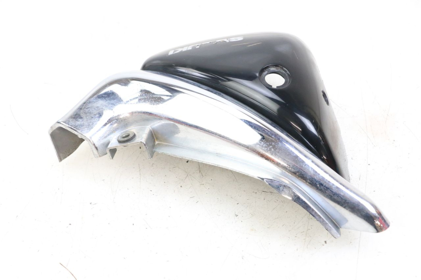 photo de TAPA BAJO ASIENTO IZQUIERDA SUZUKI VL INTRUDER 125 (2004 - 2007)