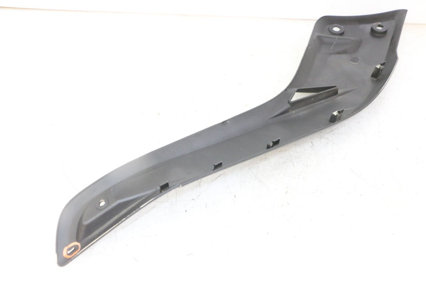 photo de TAPA DEBAJO DEL ASIENTO IZQUIERDO YAMAHA X-MAX XMAX 125 (2010 - 2014)