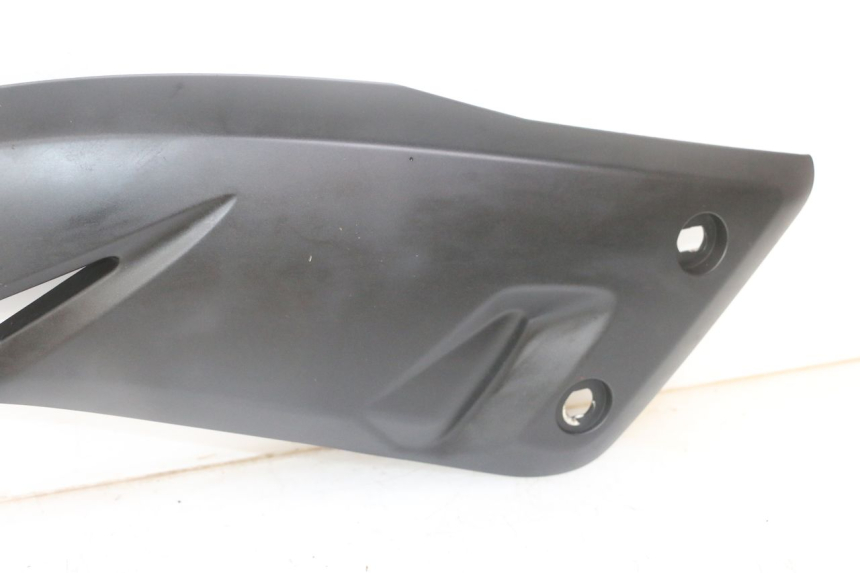 photo de TAPA DEBAJO DEL ASIENTO IZQUIERDO YAMAHA X-MAX XMAX 125 (2010 - 2014)