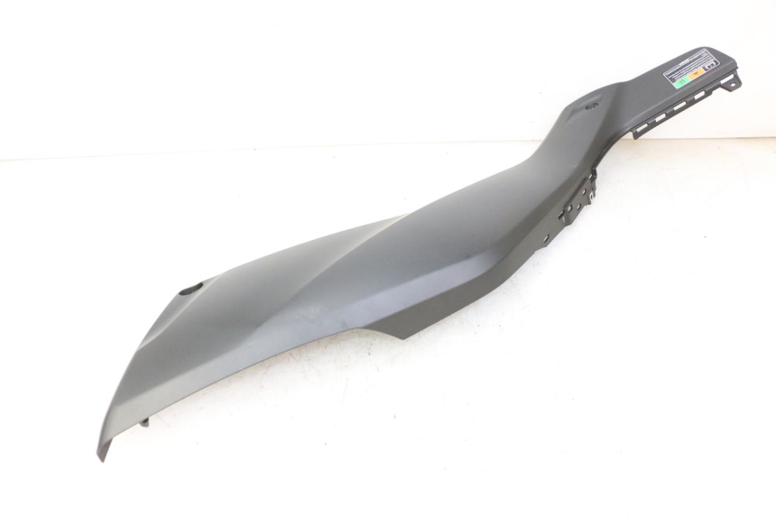 photo de TAPA BAJO ASIENTO IZQUIERDA YAMAHA XMAX X-MAX 125 (2021 - 2025)