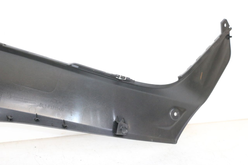 photo de TAPA BAJO ASIENTO IZQUIERDA YAMAHA XMAX X-MAX 125 (2021 - 2025)