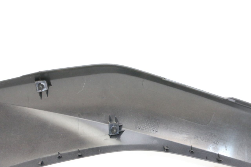 photo de TAPA BAJO ASIENTO IZQUIERDA YAMAHA XMAX X-MAX 125 (2021 - 2025)