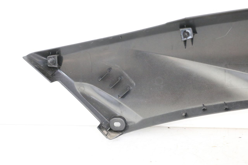 photo de TAPA BAJO ASIENTO IZQUIERDA YAMAHA XMAX X-MAX 125 (2021 - 2025)