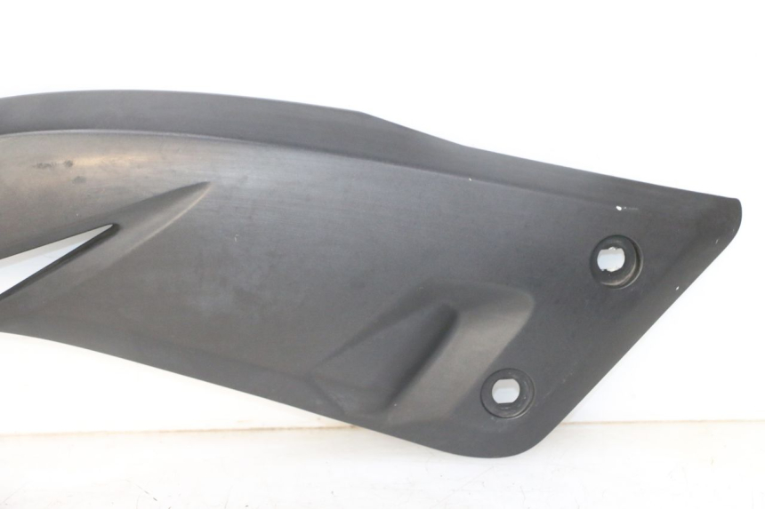 photo de TAPA DEBAJO DEL ASIENTO IZQUIERDO YAMAHA X-MAX XMAX 125 (2010 - 2014)
