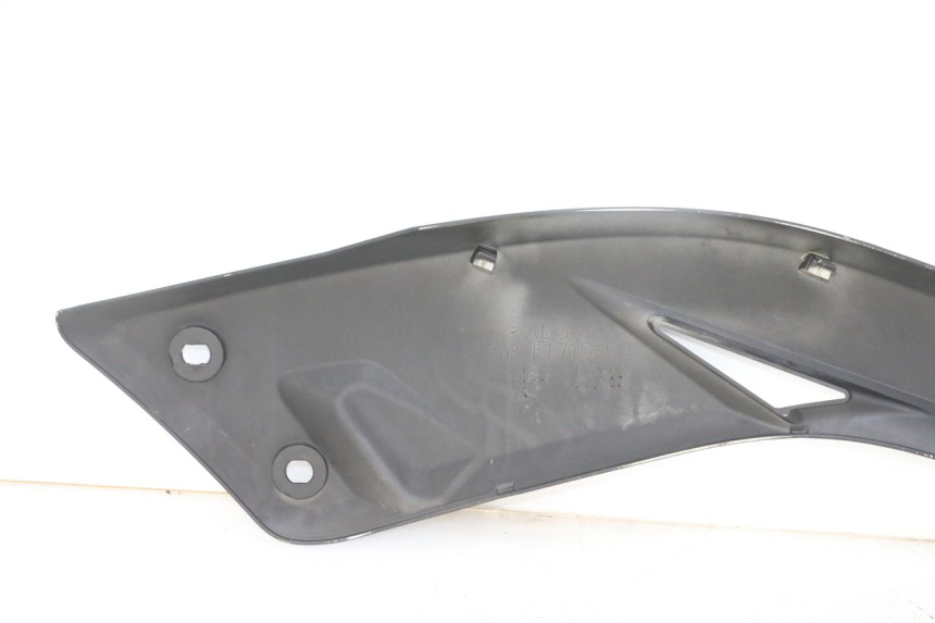photo de TAPA DEBAJO DEL ASIENTO IZQUIERDO YAMAHA X-MAX XMAX 125 (2010 - 2014)