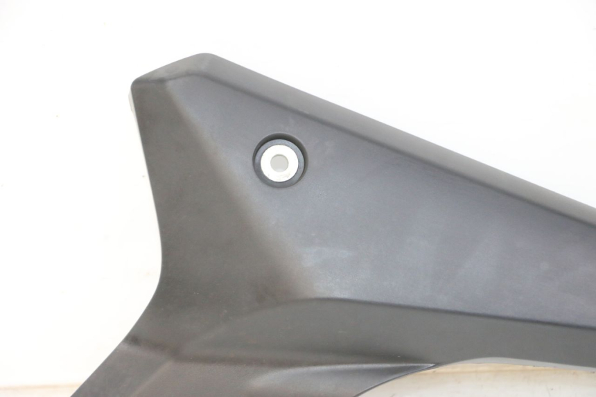 photo de TAPA BAJO ASIENTO IZQUIERDA YAMAHA XJ6 ABS 600 (2008 - 2016)