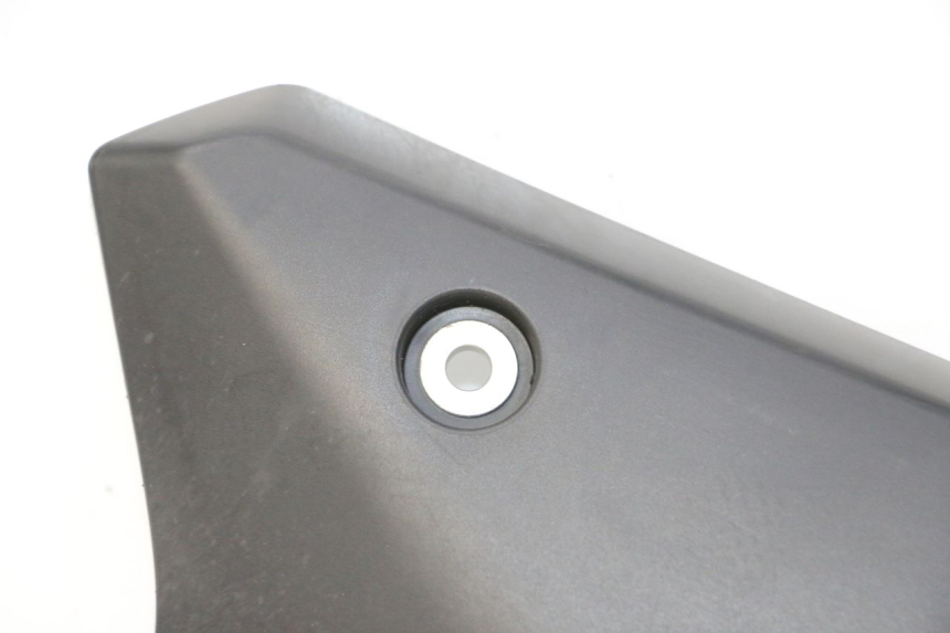 photo de TAPA BAJO ASIENTO IZQUIERDA YAMAHA XJ6 ABS 600 (2008 - 2016)