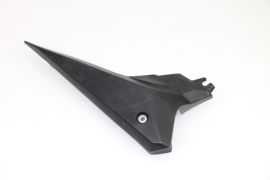 photo de TAPA BAJO ASIENTO IZQUIERDA YAMAHA XJ6 ABS 600 (2008 - 2016)