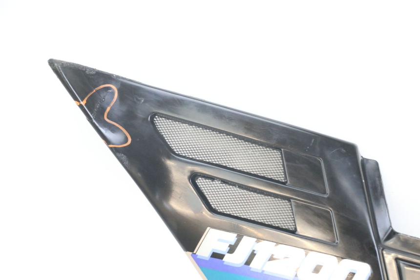 photo de TAPA DEBAJO DEL ASIENTO IZQUIERDO YAMAHA FJ 3CX 1200 (1986 - 1996)