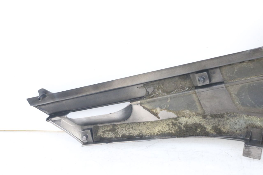 photo de TAPA DEBAJO DEL ASIENTO IZQUIERDO YAMAHA FJ 3CX 1200 (1986 - 1996)