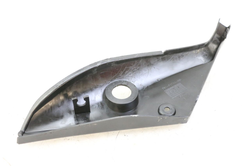 photo de TAPA BAJO ASIENTO IZQUIERDA YAMAHA TZR 50 (2008 - 2016)