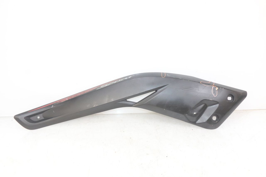 photo de TAPA DEBAJO DEL ASIENTO IZQUIERDO YAMAHA X-MAX XMAX 125 (2010 - 2014)