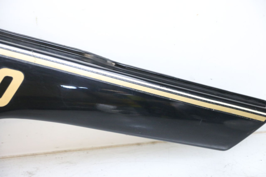 photo de TAPA BAJO ASIENTO IZQUIERDA YAMAHA XJ F 900 (1983 - 1994)
