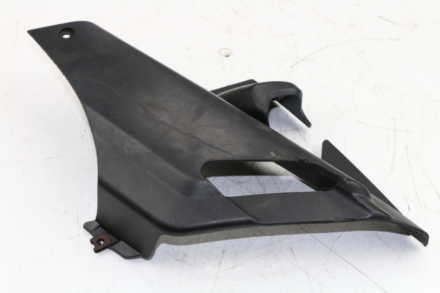 photo de TAPA BAJO ASIENTO IZQUIERDA YAMAHA XMAX X-MAX 125 (2006 - 2009)