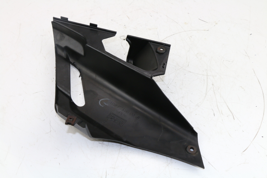 photo de TAPA BAJO ASIENTO IZQUIERDA YAMAHA XMAX X-MAX 125 (2006 - 2009)